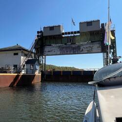 East gate on lock 17 is a lift gate. The gate is down right now. That is the balancing weight above.