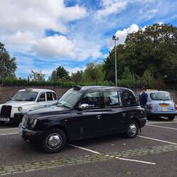 Ein paar black cab Taxis