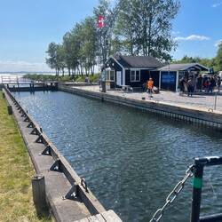 Die Schleuse zum Hafen im Landesinnern