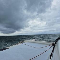 Immer wieder Squals von den Regenwolken