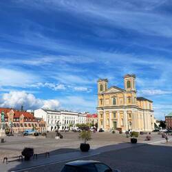 der Marktplatz mit der Fredrikskyrkan