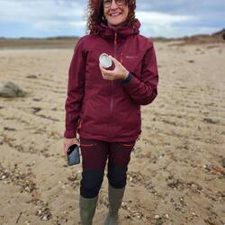 Nadja fand eine selten schöne Muschel...