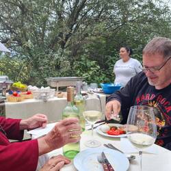 Unser Reiseleiter Uwe genießt das Picknick auch.