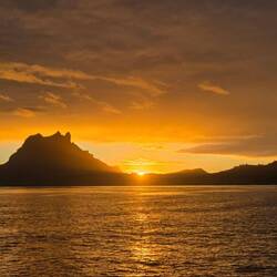 Levé de soleil sur Bora Bora