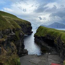 View from the gorge in Gjógv