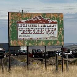Balclutha has "Mighty River Town". Baggs welcomes us thus...