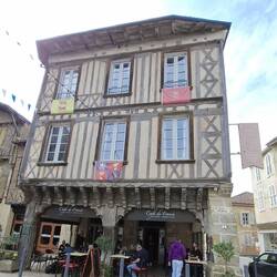 Auch hier Arkaden in der ältesten Bastide im Südwesten