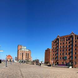 Speichern...und am Ende der Mole...