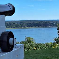 Wia au im Raisefüarer schtoht: döt wo d Kanona schtöhnd, isch Ussicht am beschta 😆