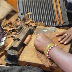 Fabrication manuelle de cigares cubains