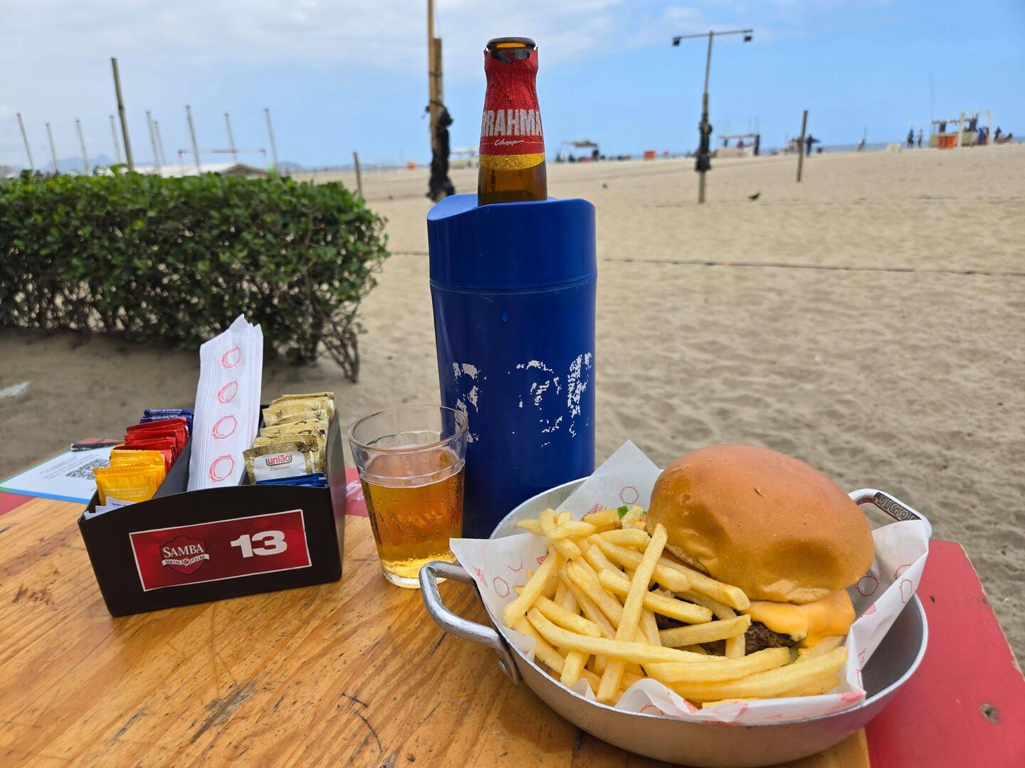 Bier und Burger ein gutes zweites Frühstück