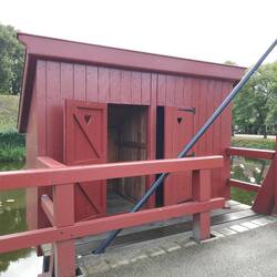 Tö 😂 Direkt in den Festungsgraben