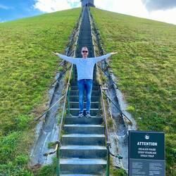 Und nun der Löwenhügel. 212 Stufen