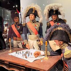 Die Kriegsherren als lebensgroße Wachsfiguren