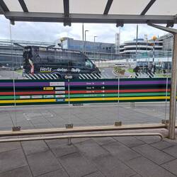 Die Ausschilderung zum Busbahnhof ist einfach super überdacht und durdacht