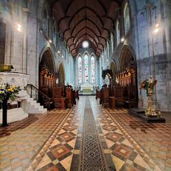 So sieht der Boden im Aufenthaltsraum meines airbnb auch aus