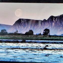 Der Mond kam 1h vor Sonnenuntergang. Vom Display abfotografiert