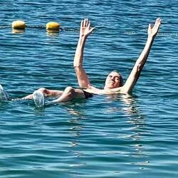 Floating without any effort