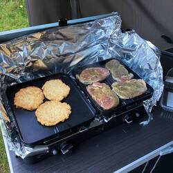 Küche aufgebaut und gekocht🥩🥔🥗