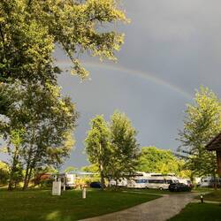 Ein Gewitter fegt über uns hinweg⛈️aber schon drückt die Sonne wieder🌦️