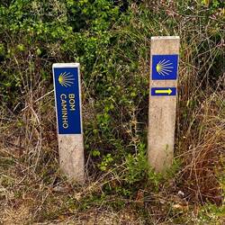 Bom Caminho (“May your path be good”). In Spain it's Buen Camino.