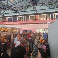 Luggage pickup chaos