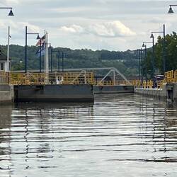 Locks 3 and 2 only had one operating gate on the upper entry end.