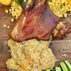 Lecker Essen Teil 2 - Haxe (für 2)