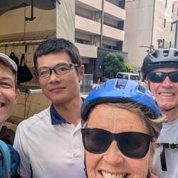 Alex (guide), Yu (driver) & cyclists!