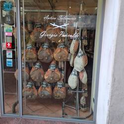 Der berühmte Parmaschinken aus der Region