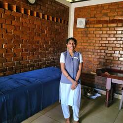 Meera, die 2. Masseurin