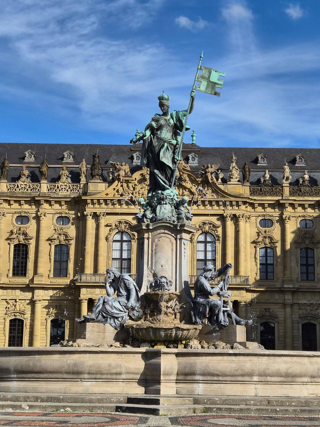Op de Residentsplatz.