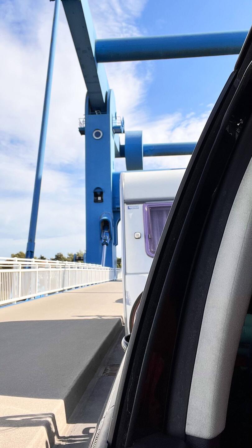 Die Peenebrücke in Wolgast liegt hinter uns...