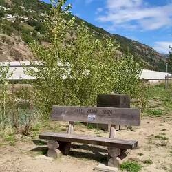 In Visp zweigt es vom Rhonetal ins Tal der Vispa ab und damit nach Zermatt