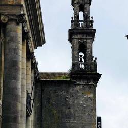 Santiago fusiona historia, arte y modernidad en arquitectura viva.