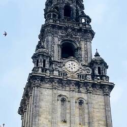 Gótico en Catedral aporta elegancia vertical y formas esbeltas.