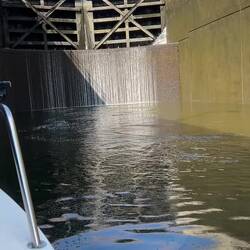 Another video of the next lock filling. And the water leaking/streaming down the upstream lock gate