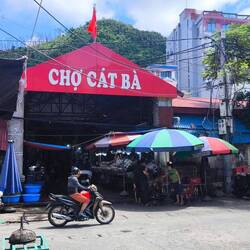 lokaler Markt in Cat Ba