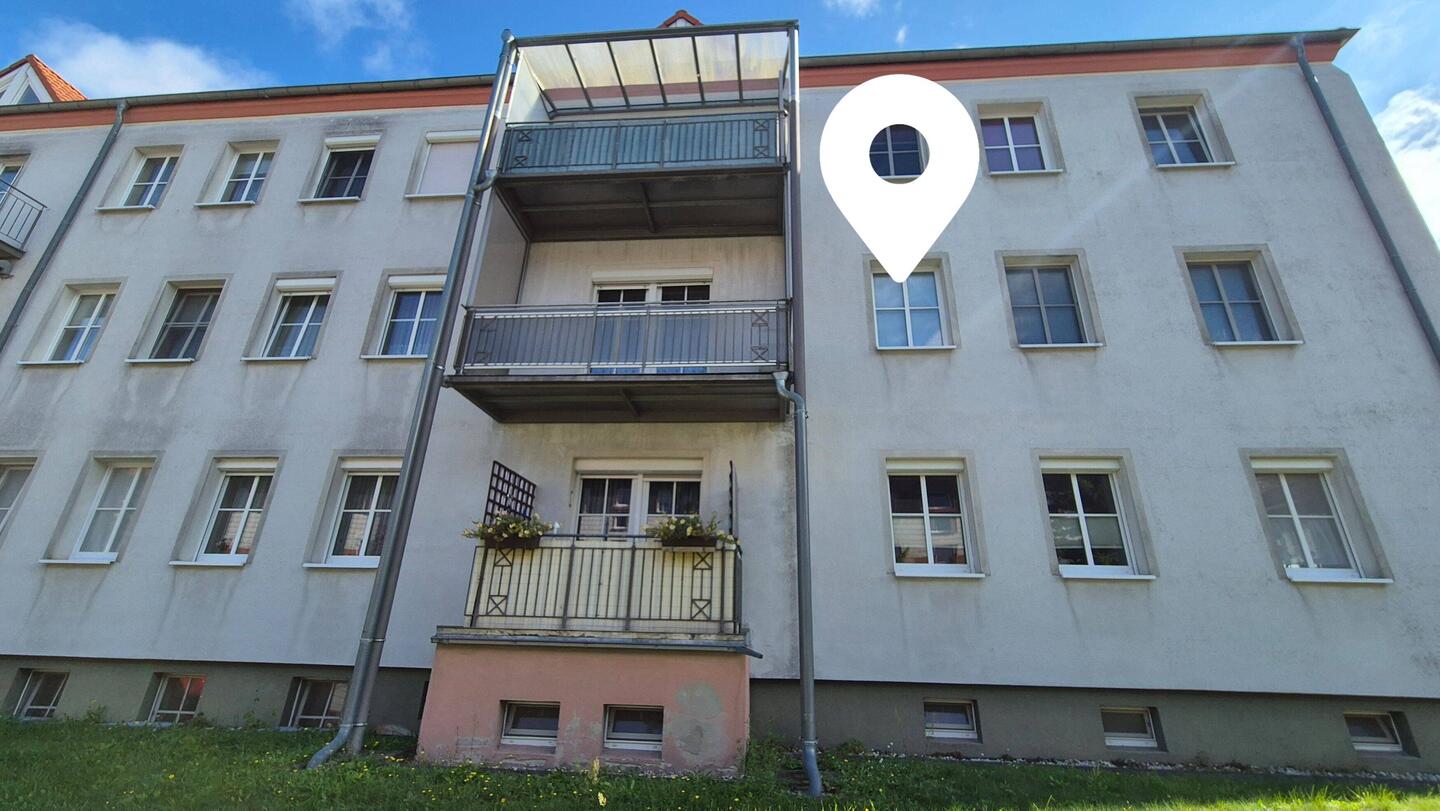 1.Wohnung, 2 Zi,Kü,Bad, 1979-1981. Der Balkon ist neu, war damals das Treppenhaus.