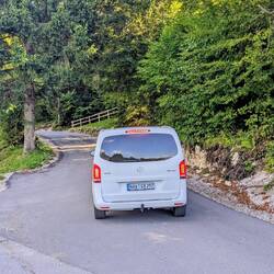 Zum Glück haben wir kein Wohnmobil. Wir können rechts abbiegen.