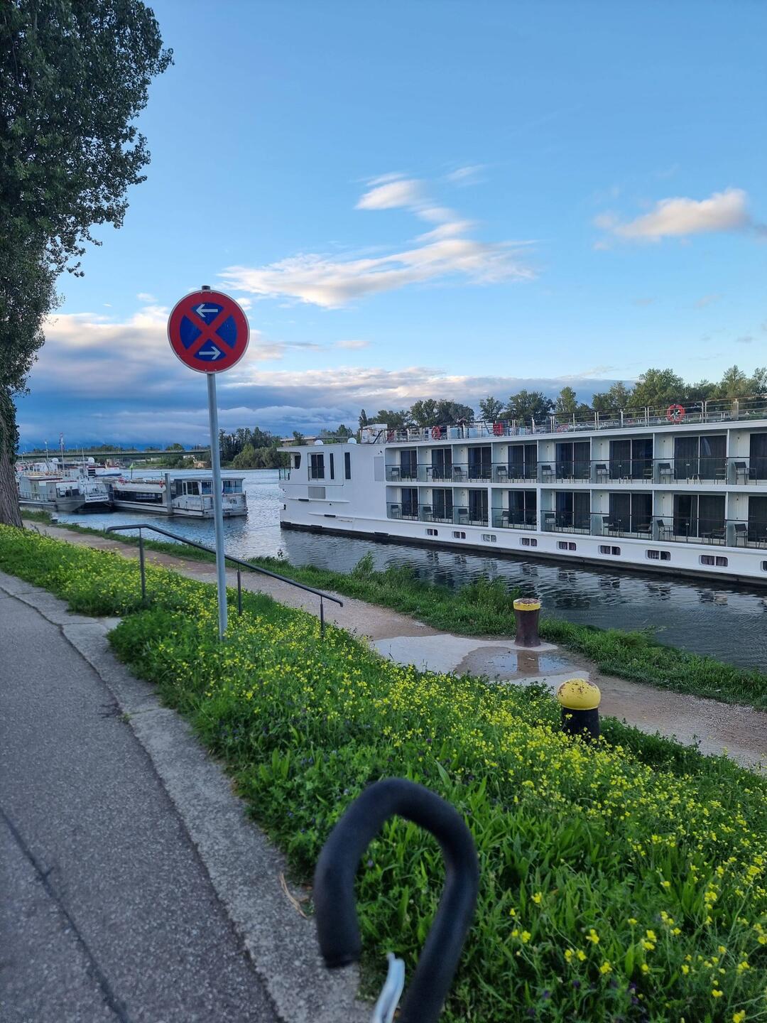 In Breisach schlafen die Flussfahrtgäste noch😴