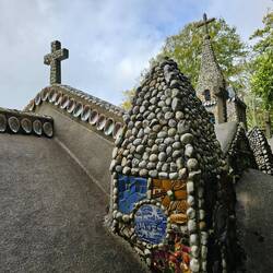 Dach mit Muscheln (Nadja fand so eine auf dem Weg zum Seymour-Tower)