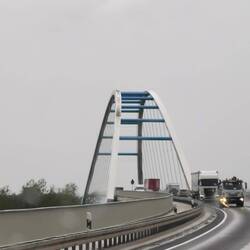 Vor Magdeburg über die Elbe