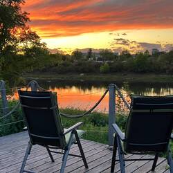 Am Stellplatz geniessen wir unser Terrässchen🤩