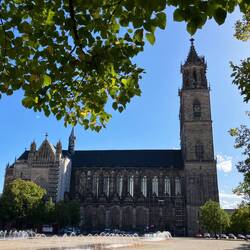 Dom zu Magdeburg, 101m hohe Türme, Bauarbeiten begannen im 10. Jh. 1207 durch Stadtbrand zerstört