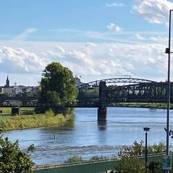 Hubbrücke Magdeburg, Eisenbahnbrücke ausser Betrieb aber zum darüberlaufen