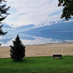 ....Promenade von Nakusp....