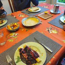 Wir wurden kulinarisch verwöhnt und kamen in den Genuss von Crêpes mit - Überraschung - Ahornsirup