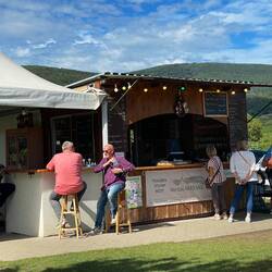 Straußenwirtschaft am Wegesrand