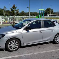 Das ist übrigens unsere Karre